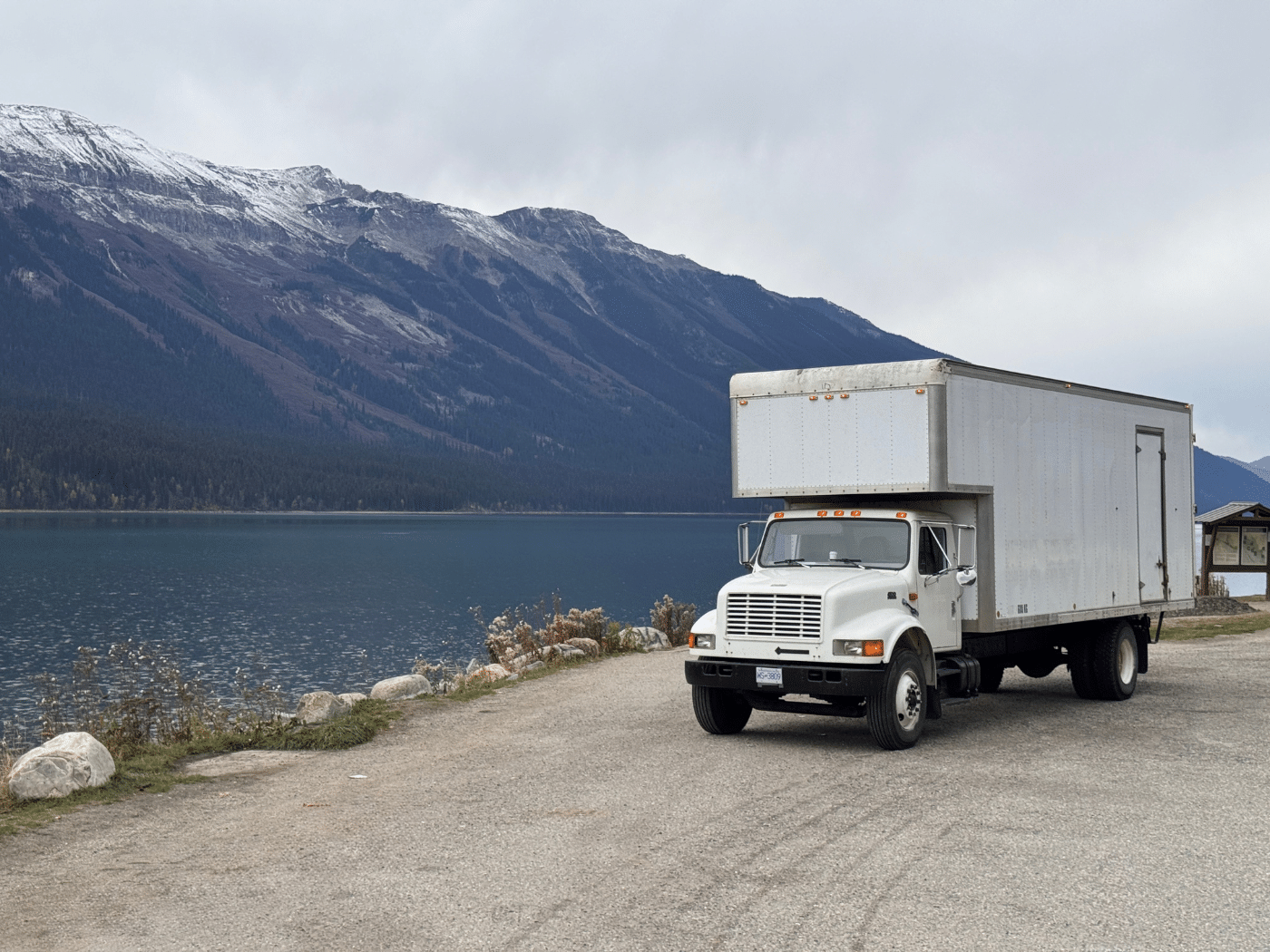 Western Moving & Storage truck on a long-distance moving route